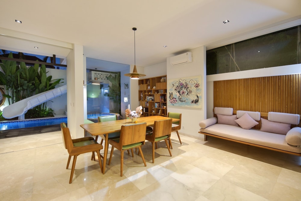 Three Bedroom Villa with Private Pool - Photo 9