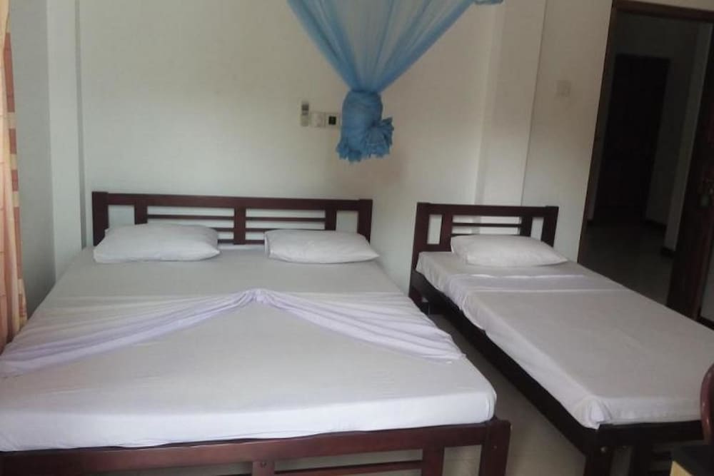 Family Quadruple Room photo 2