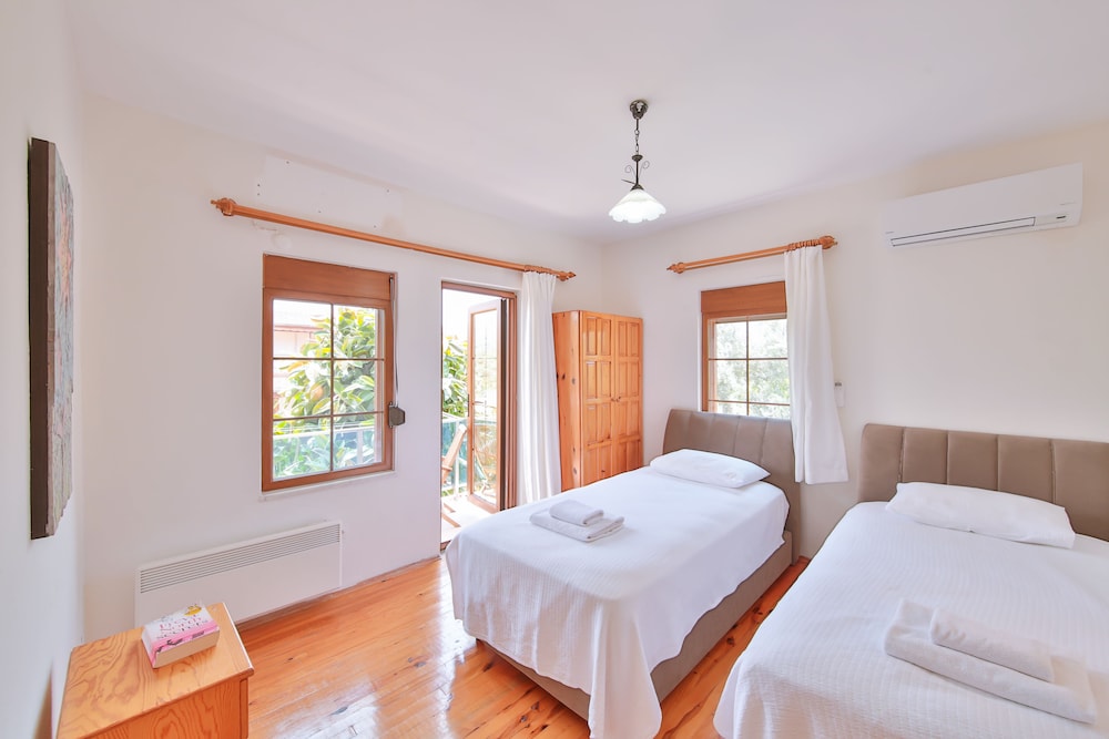 Family Apartment, 3 Bedrooms, Kitchen, Sea View photo 2