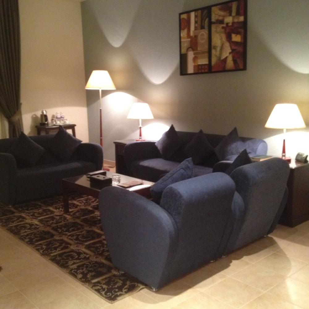 Suite - Photo 2