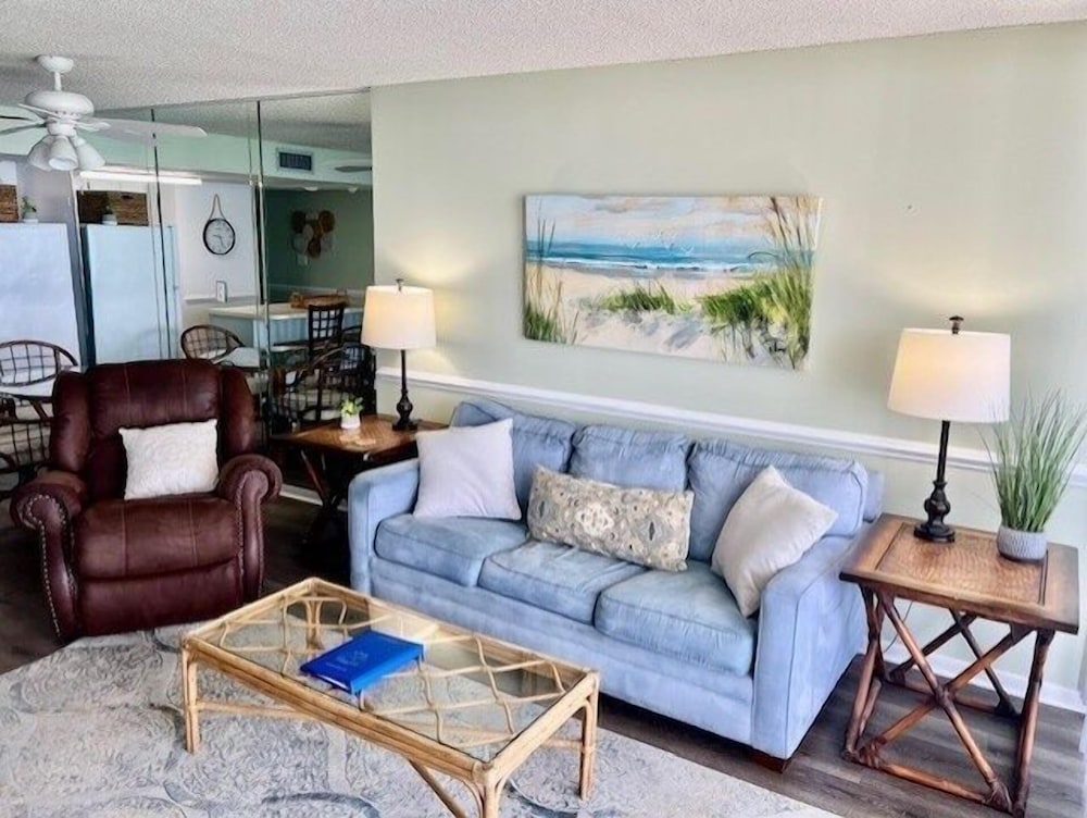 Condo, 2 Bedrooms photo 1