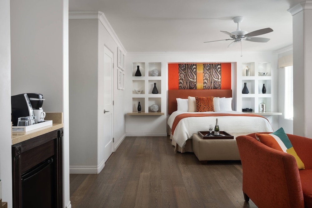Junior Suite, 1 King Bed photo 2