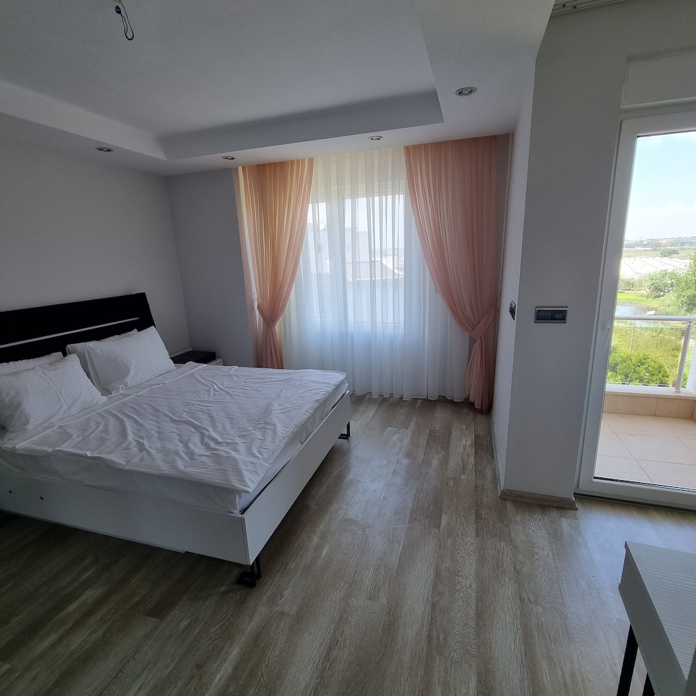 Deluxe Condo, 3 bedrooms, 1 living room (3+1)