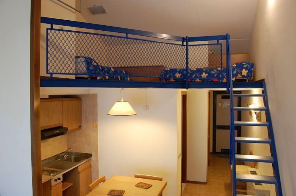 Apartment, 2 Bedrooms, Terrace - Photo 4