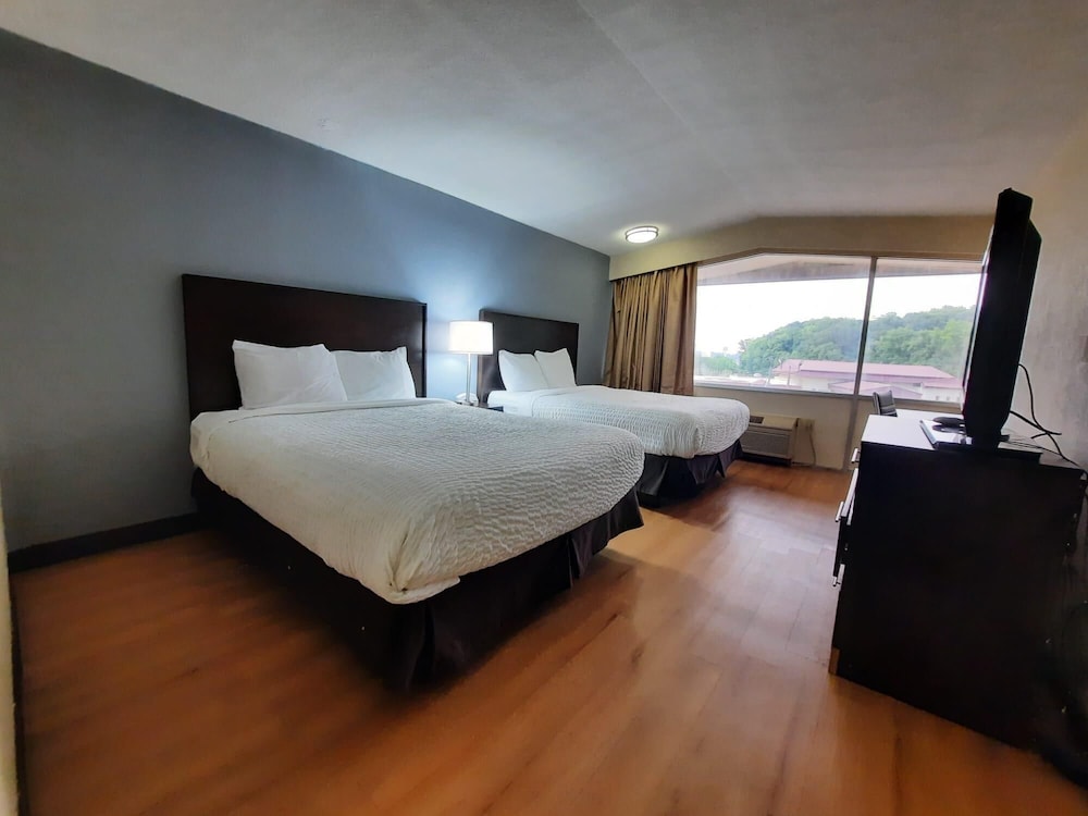 Room, 2 Double Beds, Smoking - Photo 3