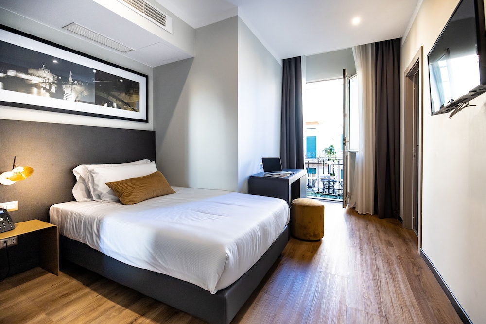 Comfort Single Room thumbnail 5