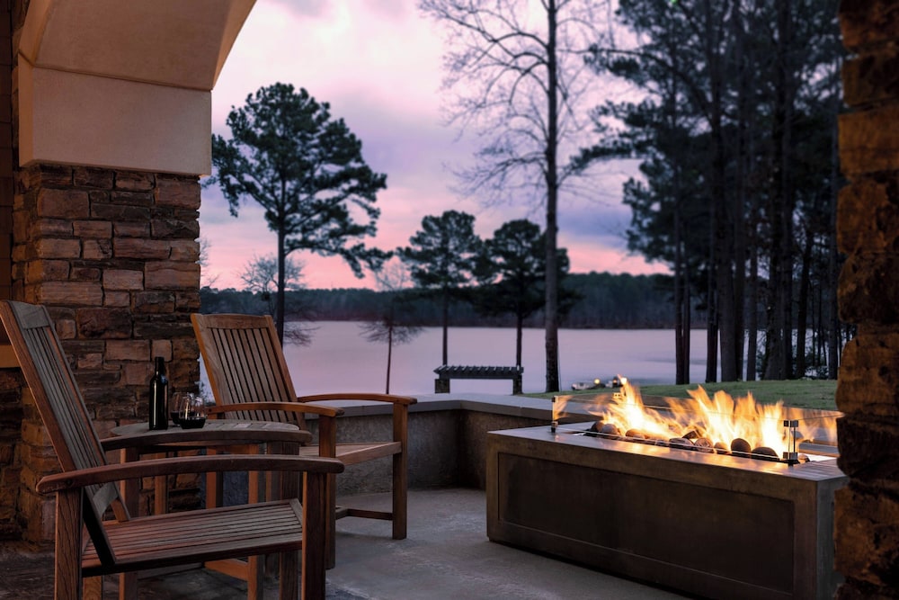 Executive Suite, 1 Bedroom, Terrace (Fireside) - Photo 2
