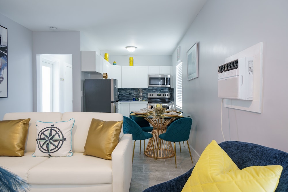 Deluxe Condo