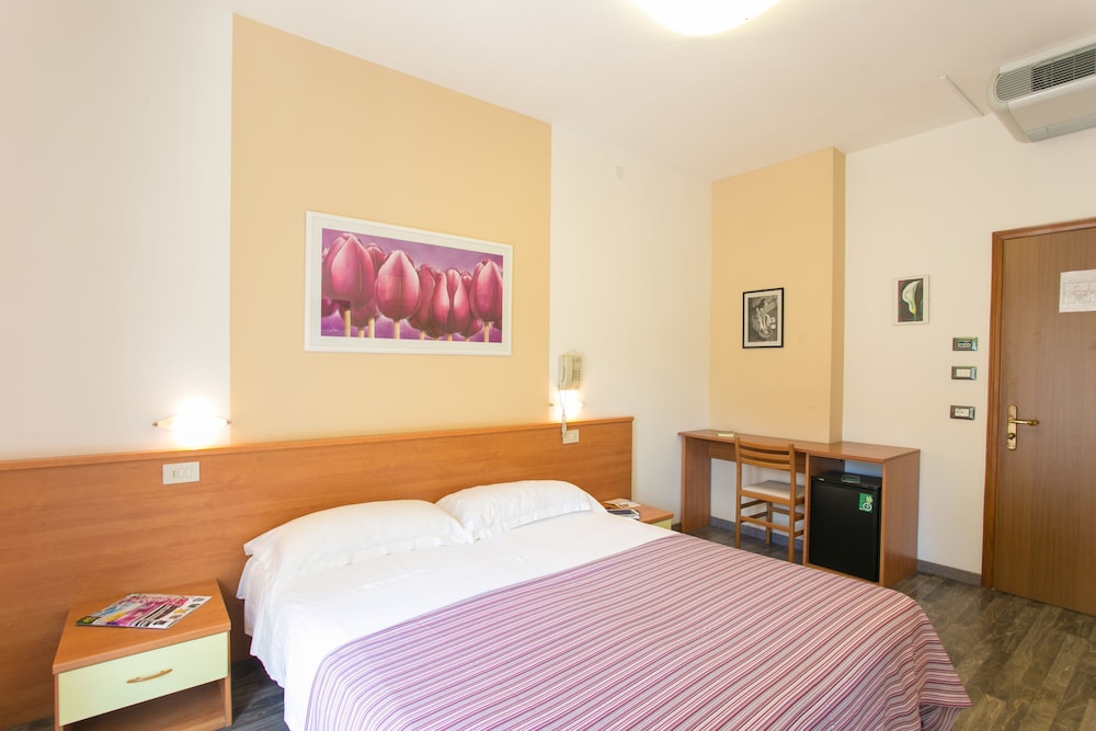 Comfort Family Room (2 Adults + 2 Children)