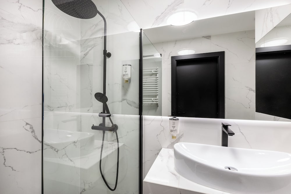 Design Studio, 1 Queen Bed, Non Smoking, Kitchenette photo 2
