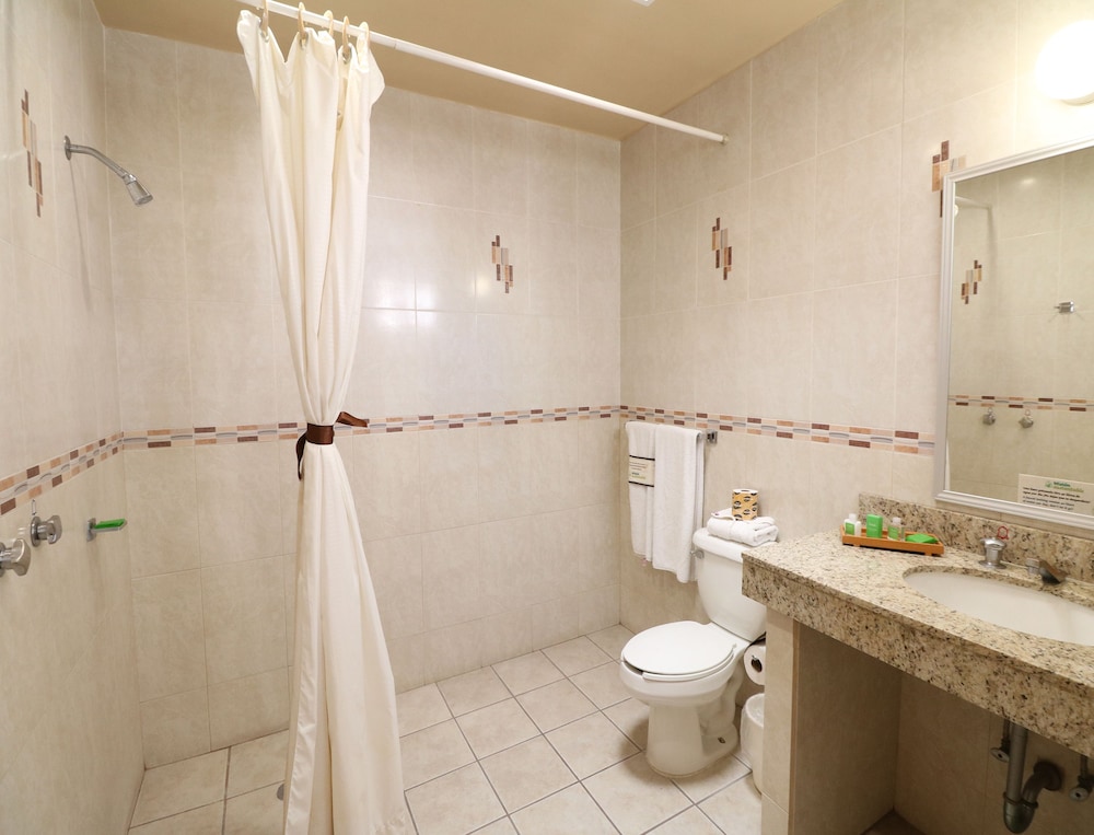 Junior Suite, 2 Queen Beds photo 2