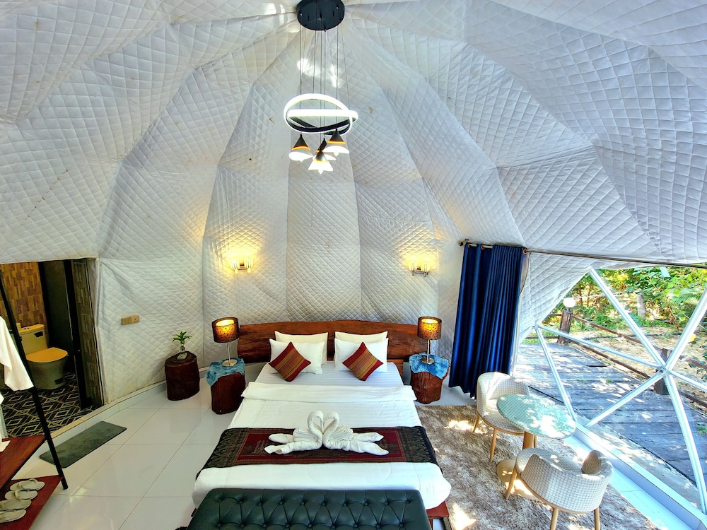 Deluxe Tent