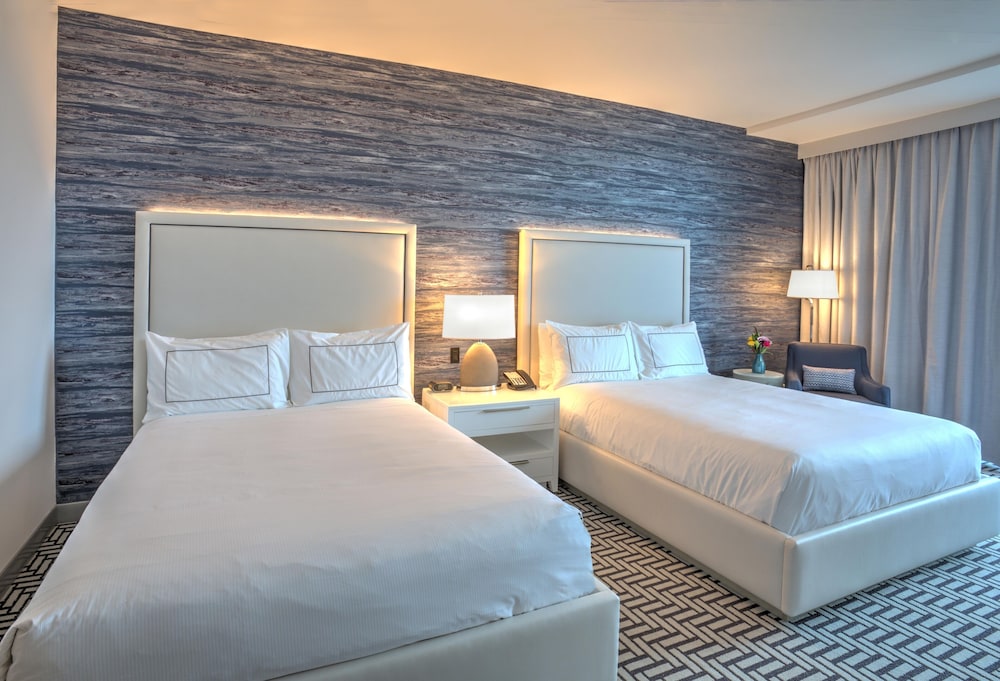 Premium Room, 2 Queen Beds, Accessible, Oceanfront (Mobility, Bathtub, Balcony)