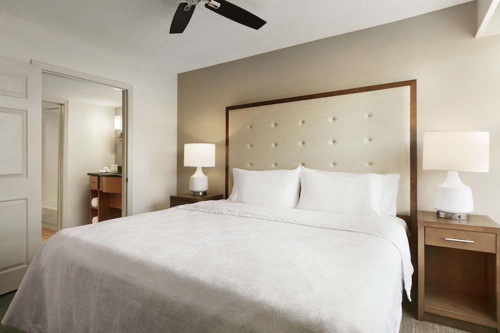 Room, 1 King Bed, Accessible, Bathtub (Mobility & Hearing) - Photo 3