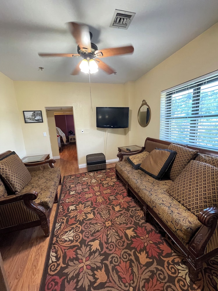 Superior Suite, 1 Queen Bed, Non Smoking, Kitchenette