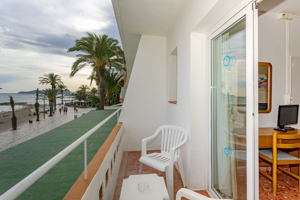 Standard Double Room, Sea View - Photo 17