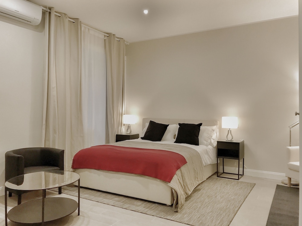 Comfort Studio Suite, Courtyard View (sh1)