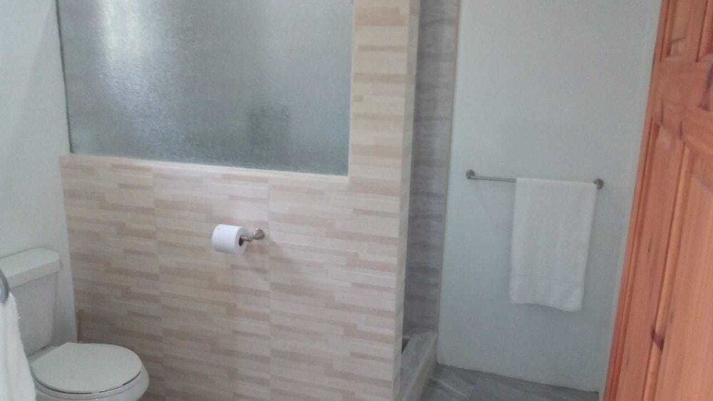 Signature Single Room, 1 Bedroom, Non Smoking photo 3
