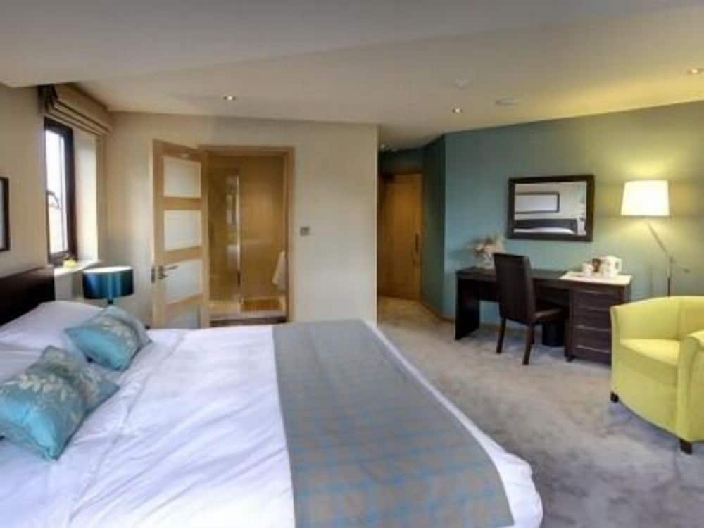 Suite, Ensuite photo 3