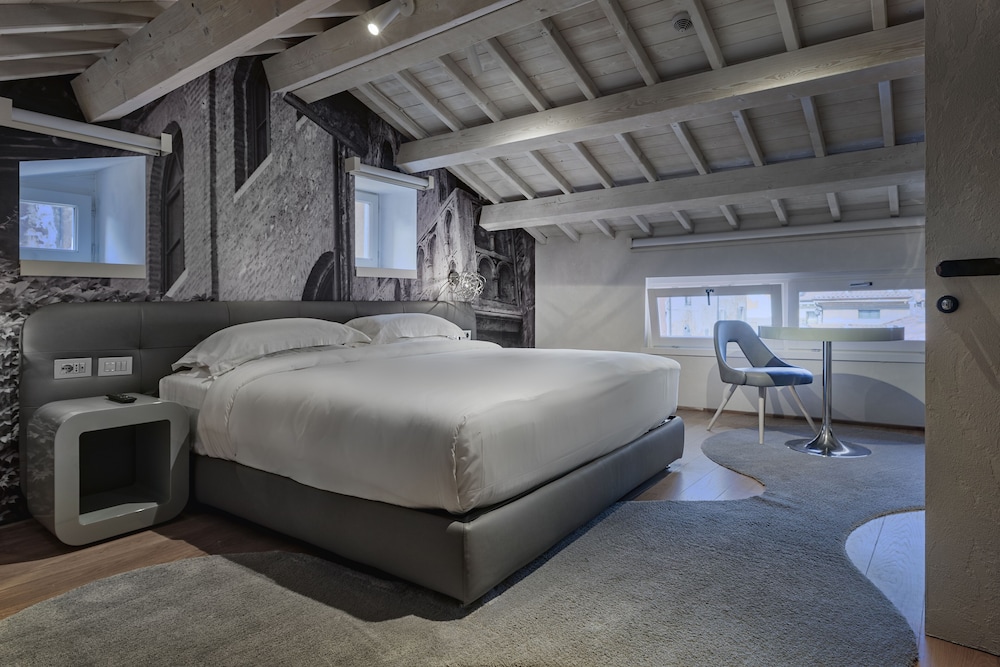 Premium Penthouse, 2 Bedrooms photo 3