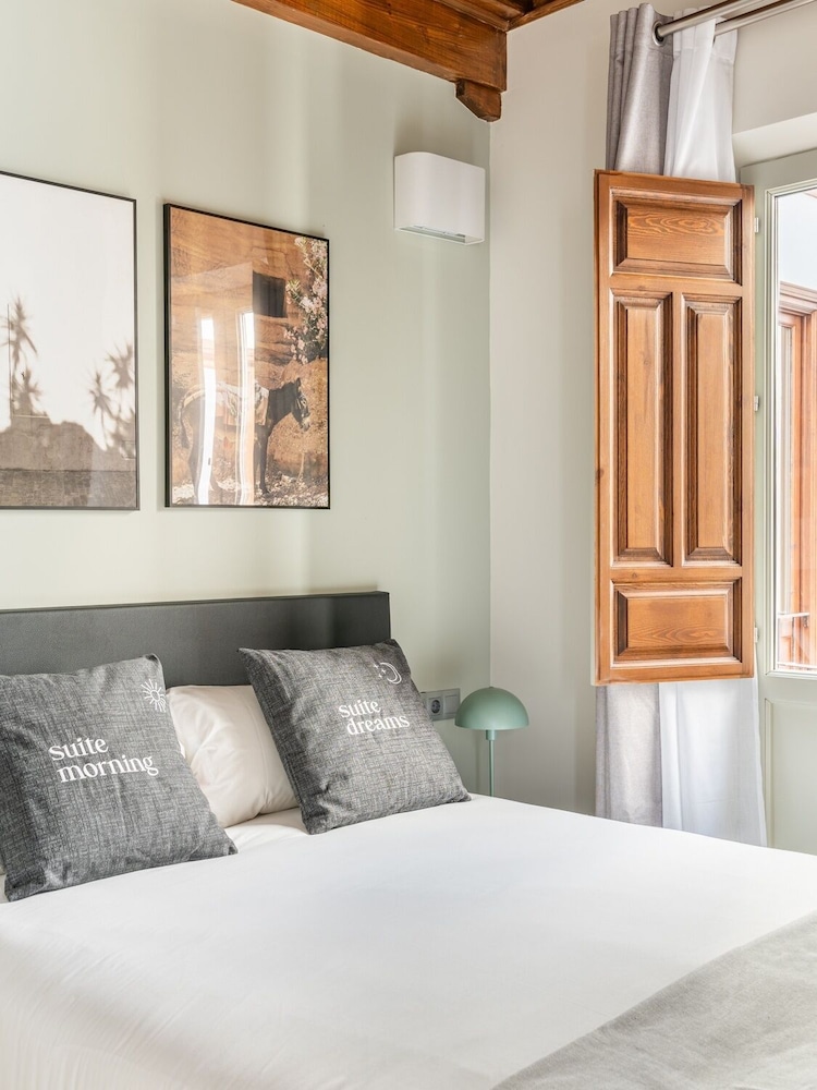Two-Bedroom Apartment with Balcony - Photo 1