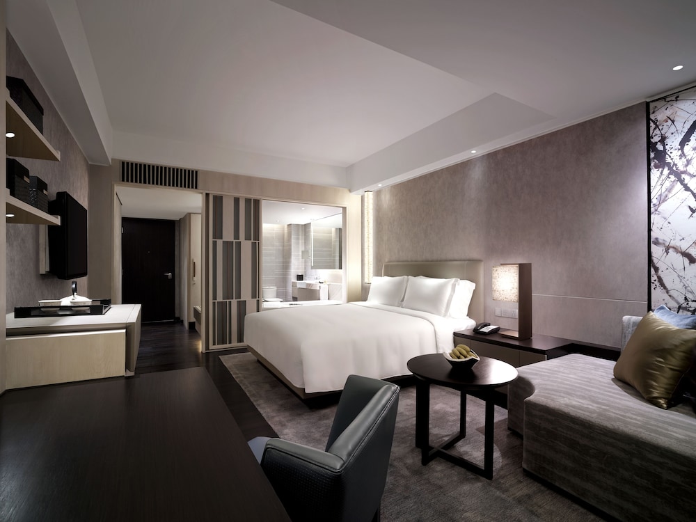 Deluxe Room, 1 King Bed (Residence Club) - Photo 1