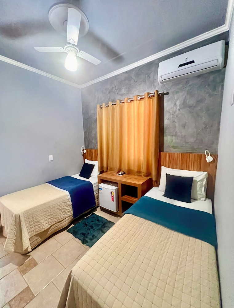 Economy Twin Room photo 1