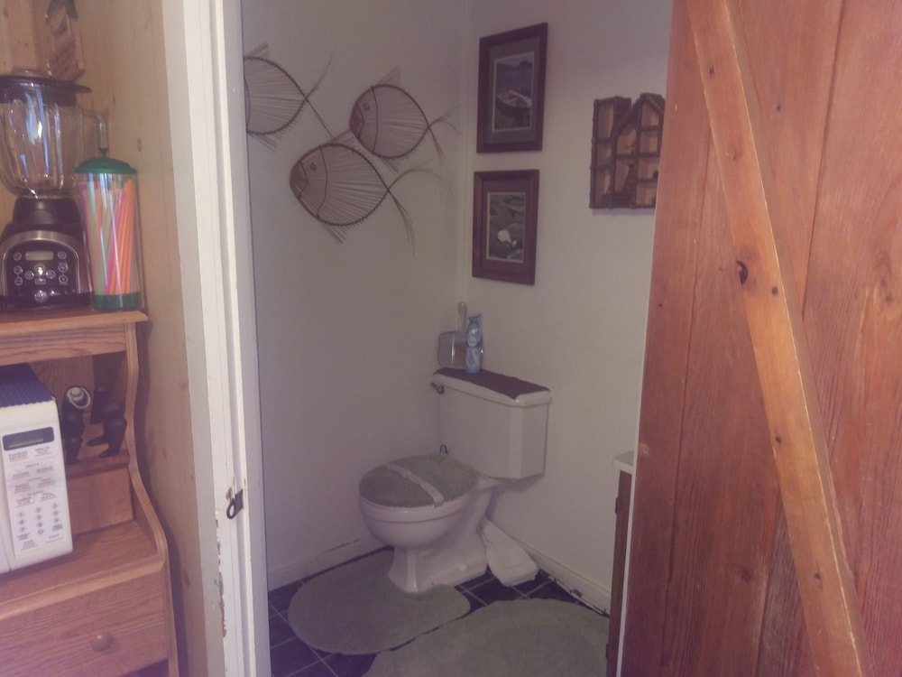 Deluxe Cabin, 2 Double Beds (Cabin #7) photo 3