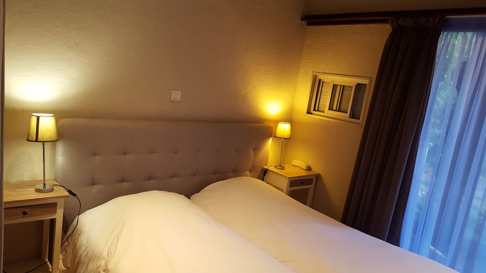 Standard Twin Room photo 1
