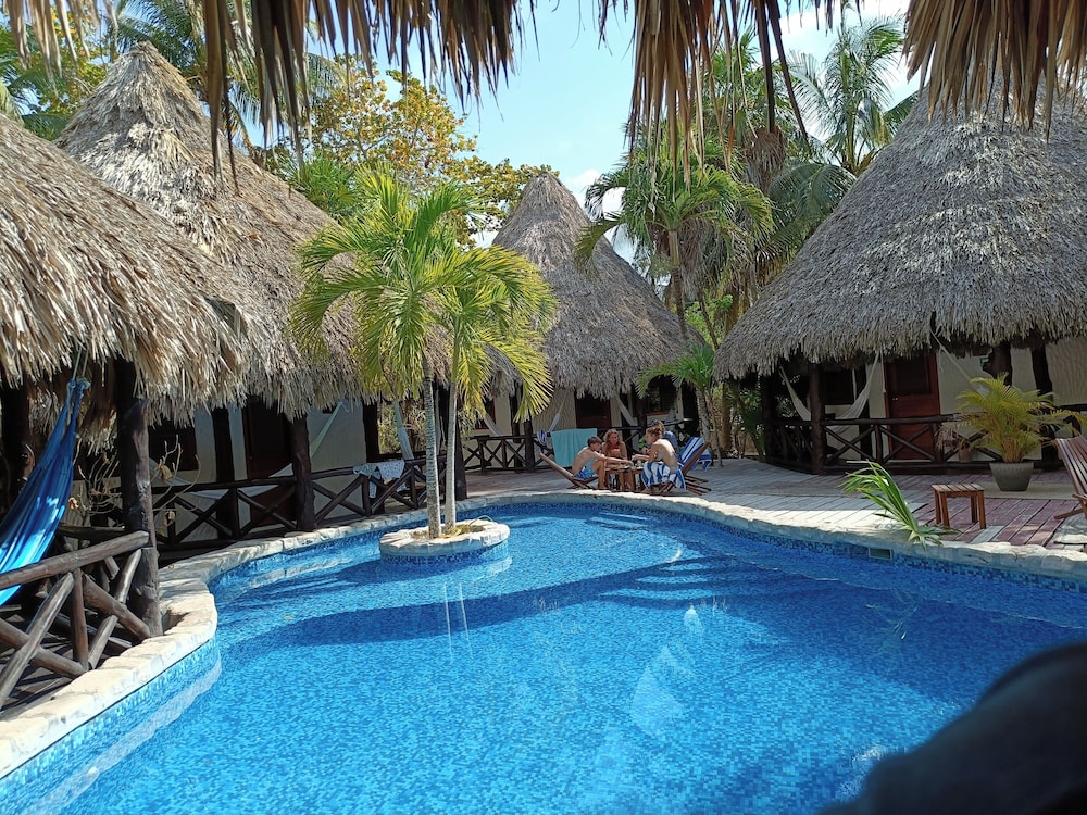 Bungalow, 2 Double Beds, Pool View - Photo 9