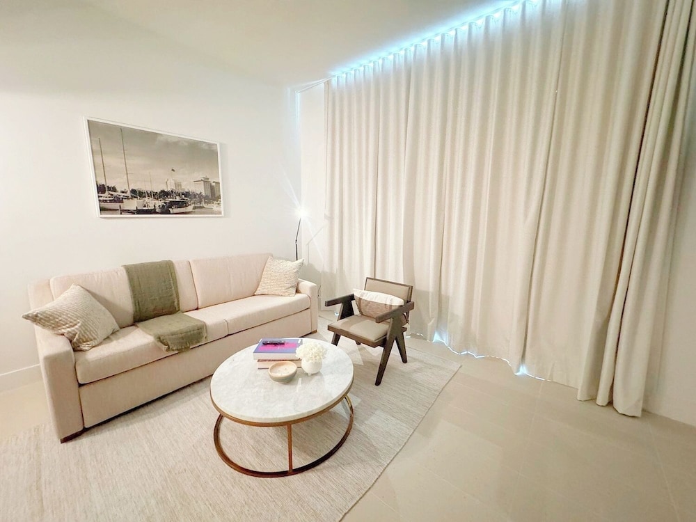 Luxury Apartment photo 2