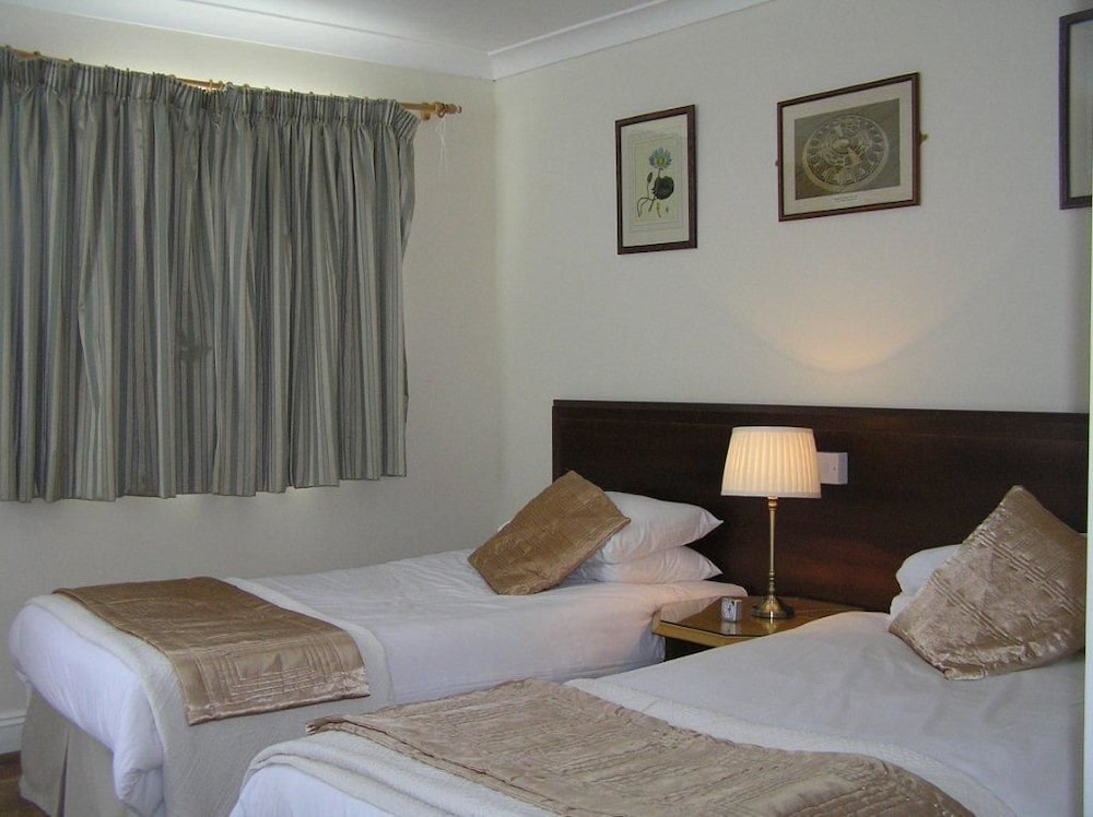 Standard Twin Room - Photo 1