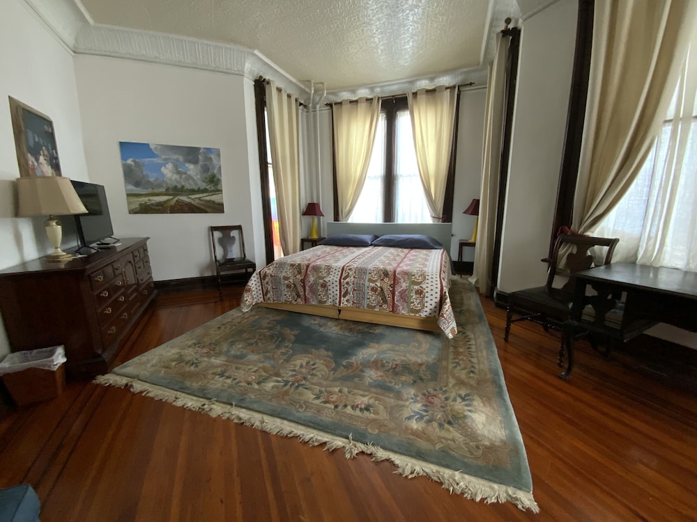 Classic Suite, 1 King Bed photo 1