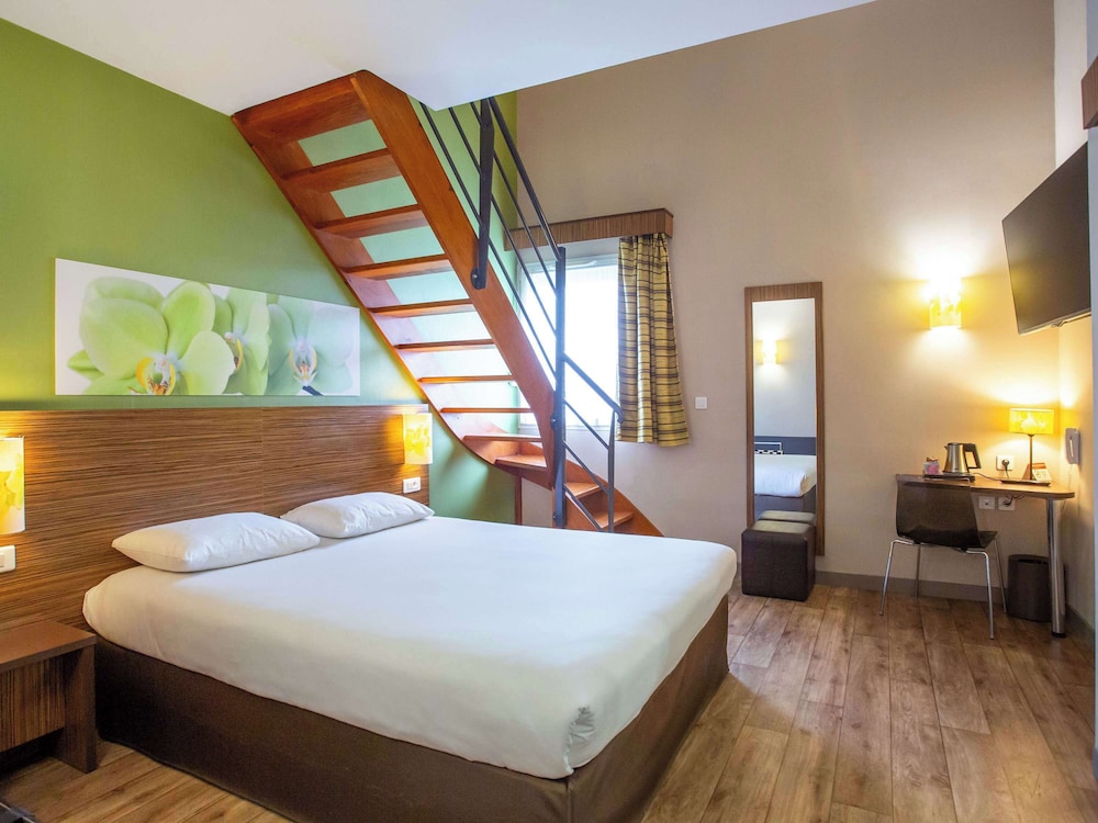 Standard Suite, Multiple Beds - Photo 1