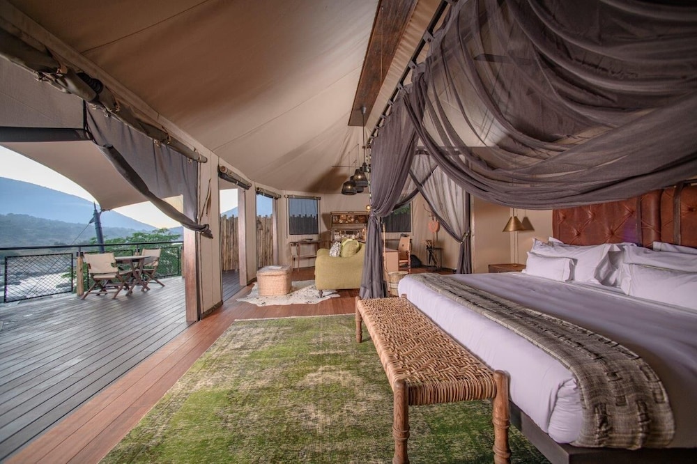 Luxury Tent photo 2