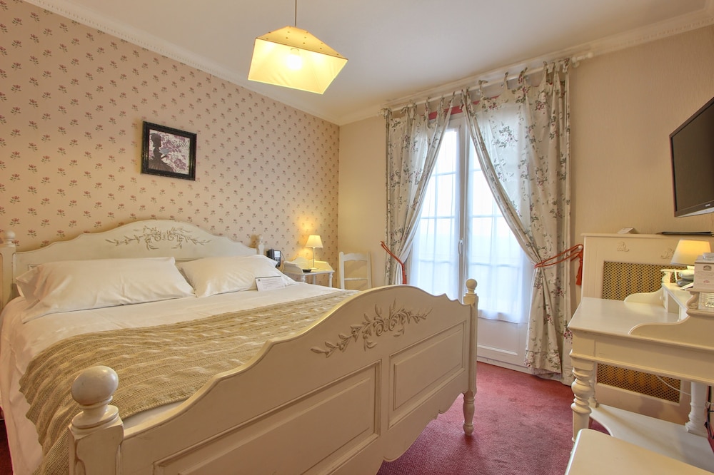 Superior Room, 1 Queen Bed, Balcony, Valley View (Larger Room) - Photo 4