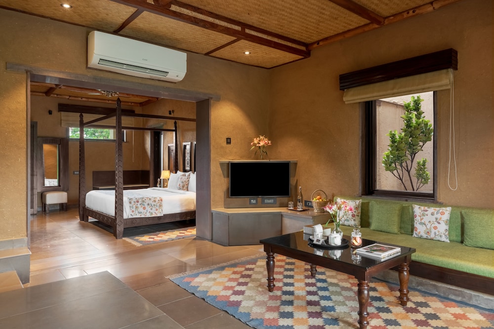 Legacy Suite with Hot Tub - Photo 1
