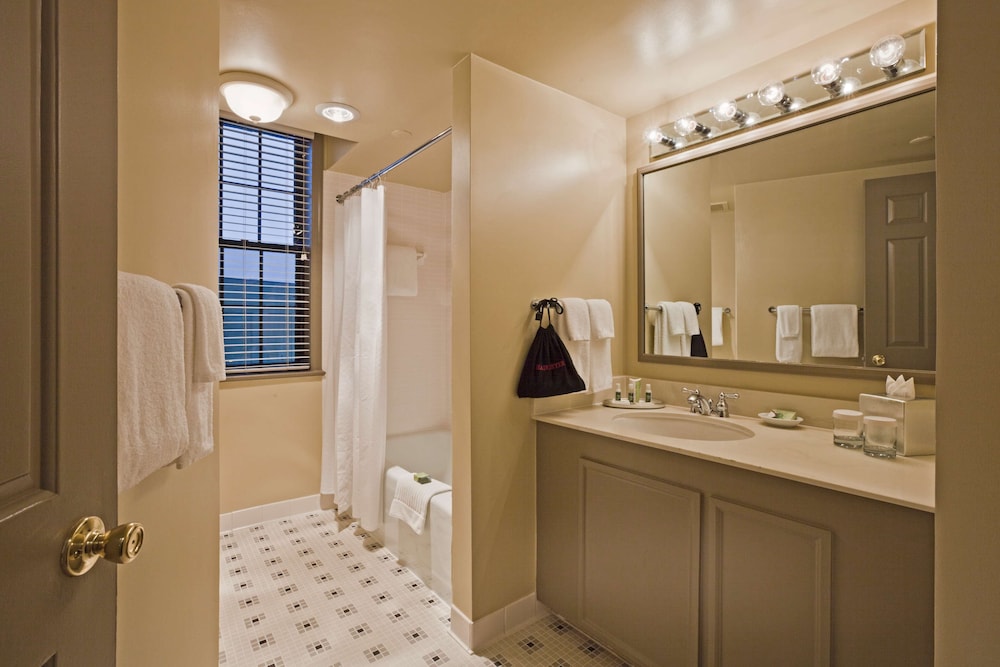 Superior Room, 1 Queen Bed - Photo 3