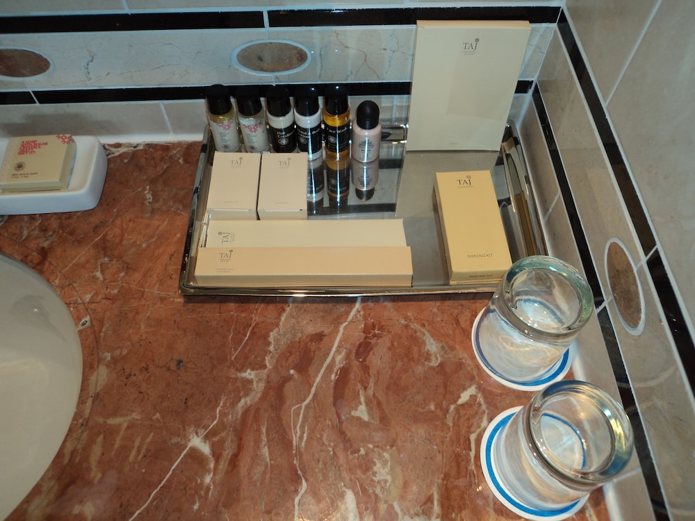 Deluxe Room, 2 Twin Beds, City View photo 2