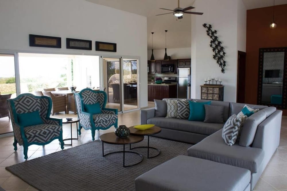 Villa (4 Bedrooms)