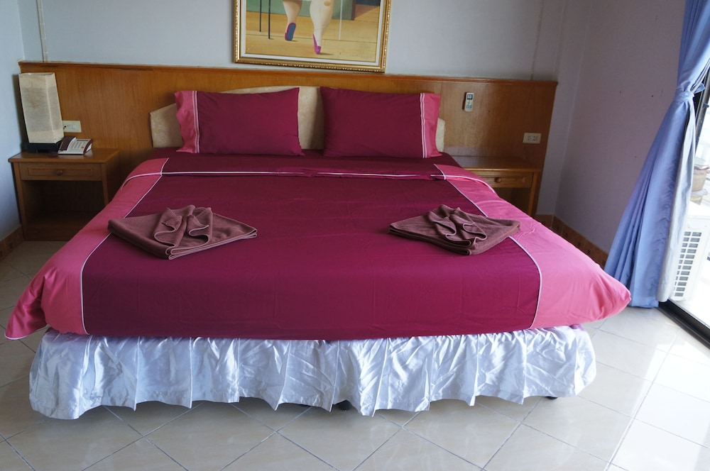 Deluxe Room - Photo 2