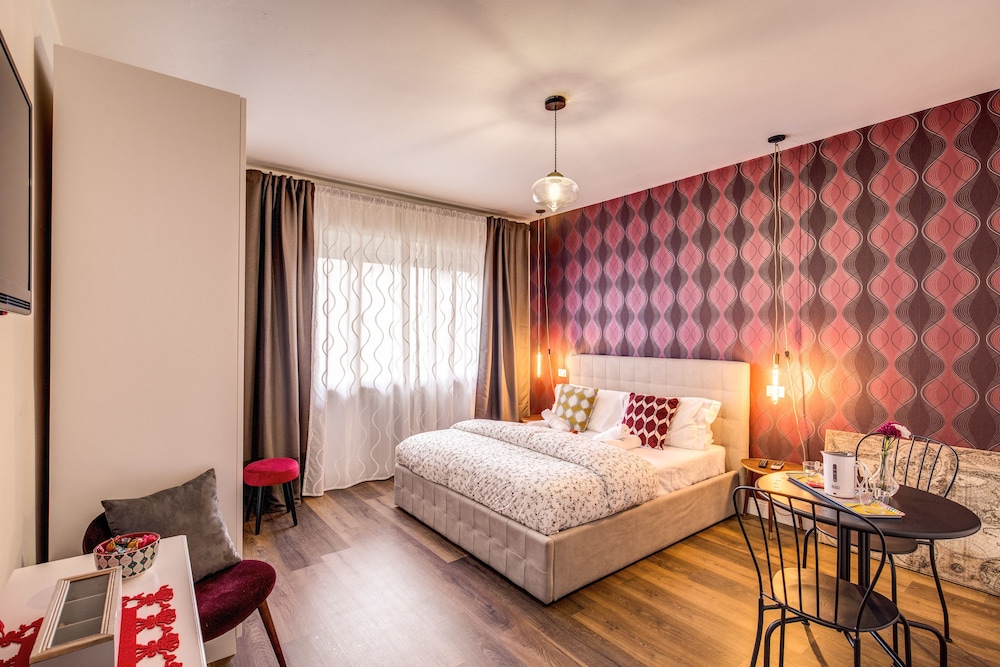 Comfort Triple Room