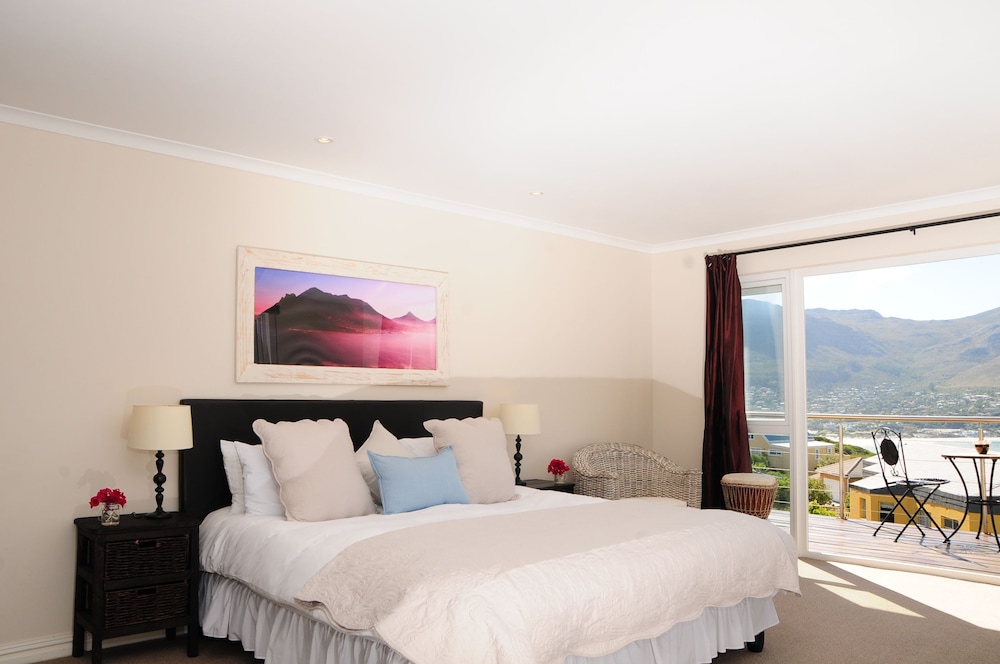Deluxe Double Room, 1 King Bed, Balcony, Sea Facing photo 1