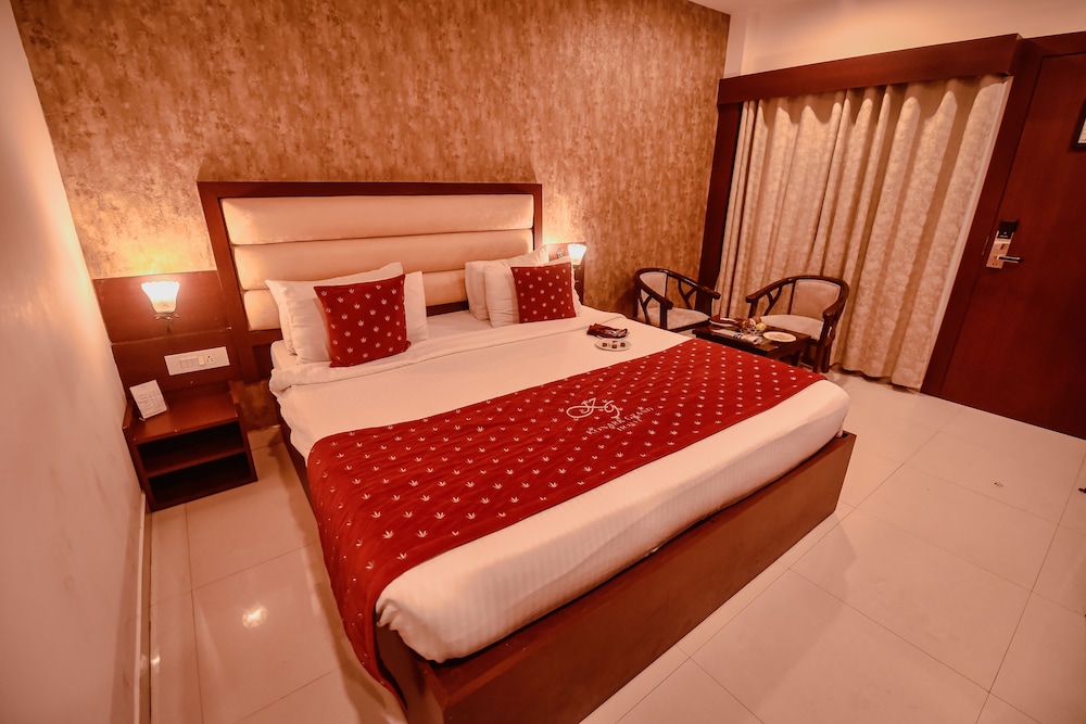 Deluxe Double Room, 1 King Bed, Non Smoking photo 2