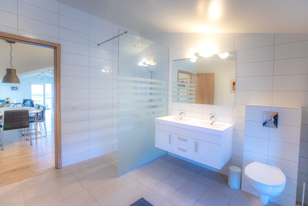 Panoramic Apartment, 2 Bedrooms, Partial Sea View (02) photo 2