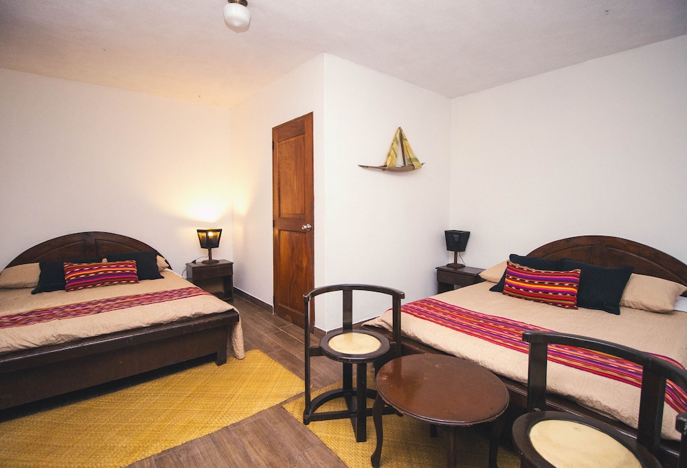 Standard Room, Multiple Beds photo 3