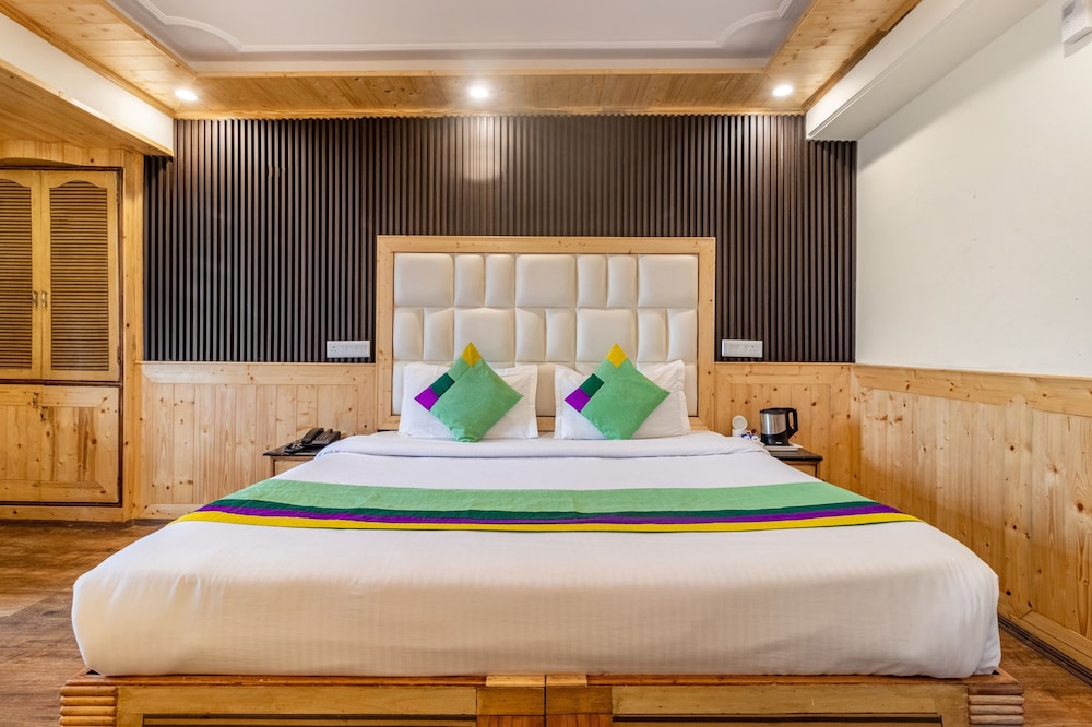 Deluxe Double Room photo 2