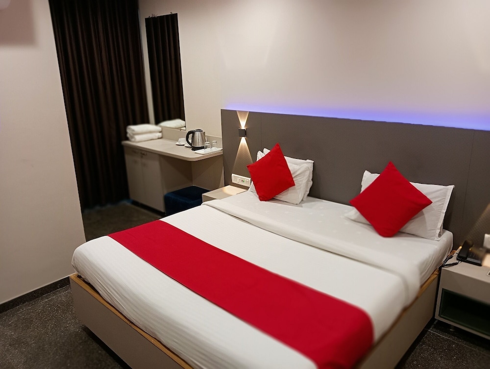 Deluxe Room - Photo 1