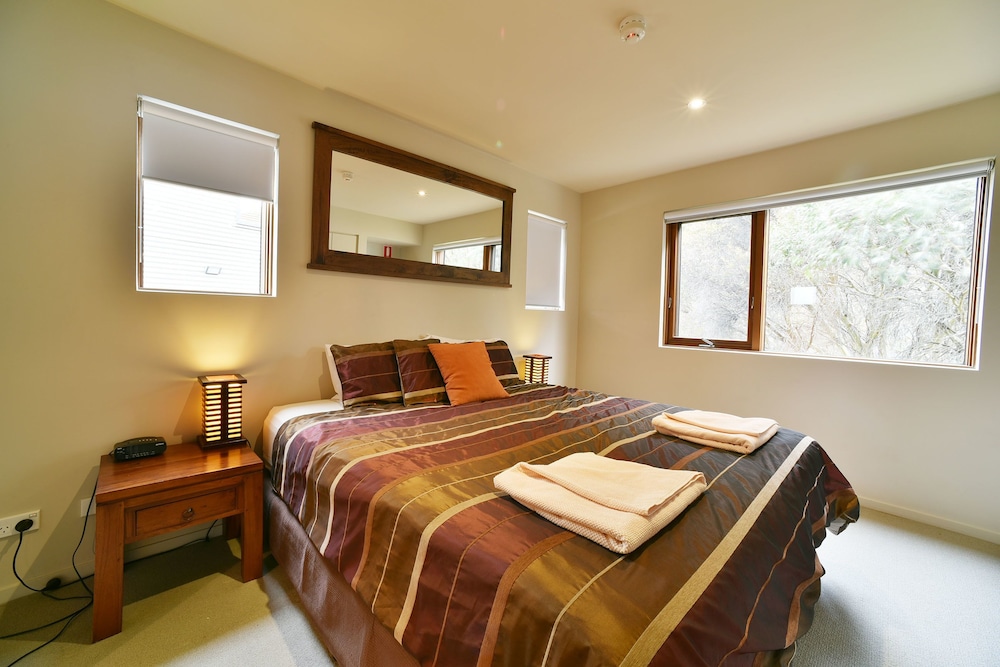 Superior Chalet, 4 Bedrooms, Mountain View, Mountainside photo 1