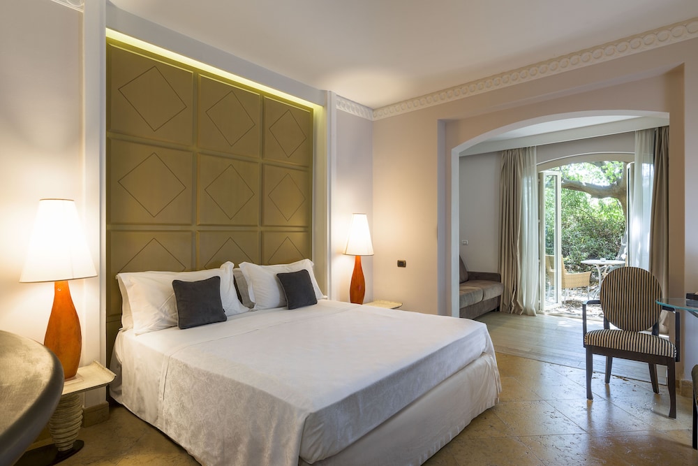 Classic Double or Twin Room - Photo 13